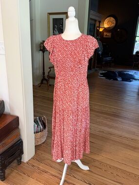 Fit & Flare Flutter-Sleeve Tiered Smocked Midi Dress from Old Navy. Size L
